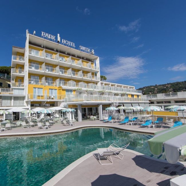 Park Hotel Suisse facciata con piscina
