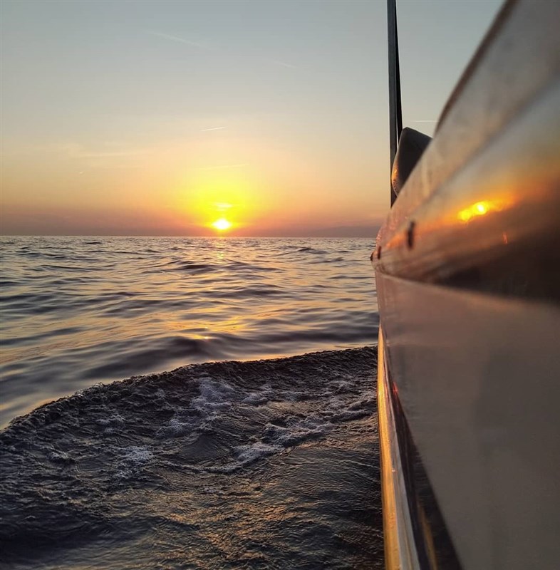 Escursione in barca a vela al tramonto