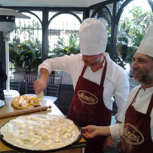 Show cooking della preparazione della focaccia di Recco