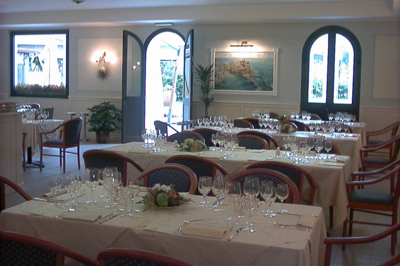 Tavoli del ristorante dell'Hotel Grande Albergo a Sestri Levante