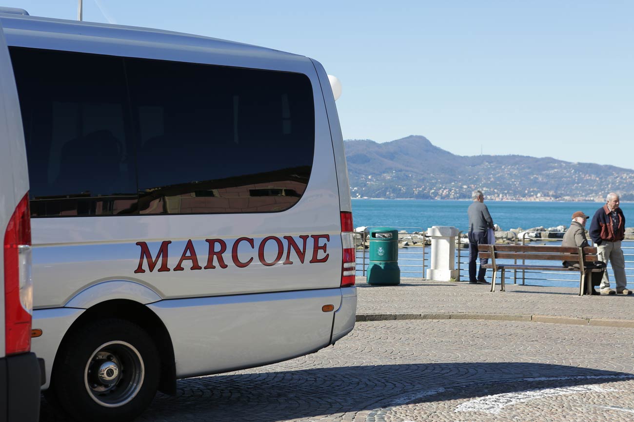 Bus per il servizio di trasporto sul territorio Portofino Coast